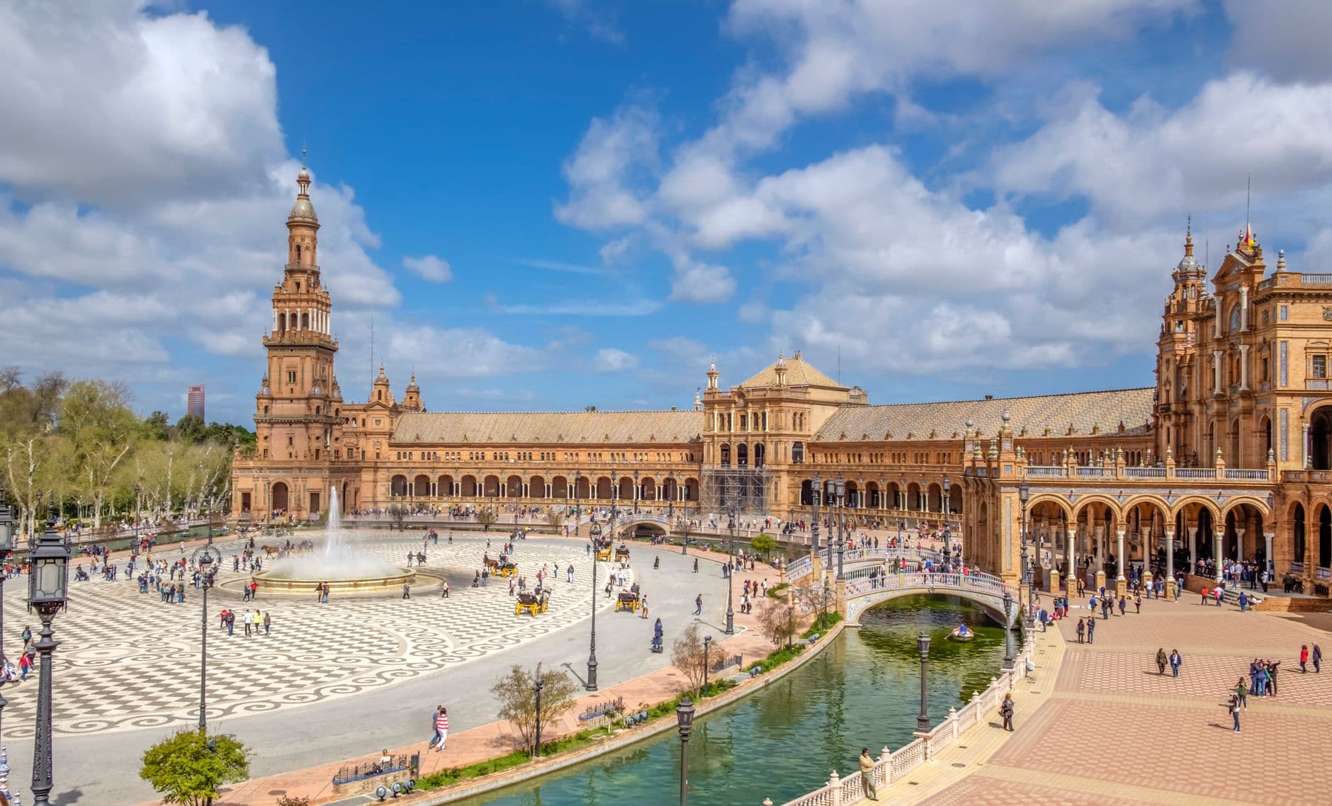 Granada to Seville: Train vs Bus vs Private Transfer (2026)